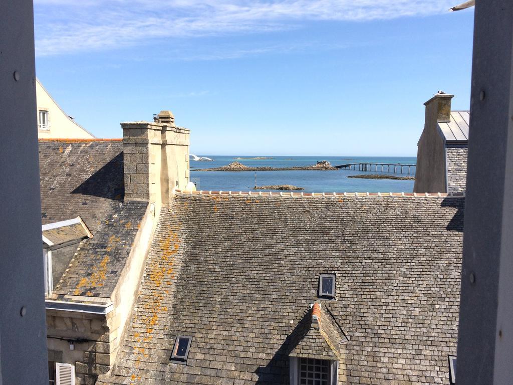 Logis Hôtel Les Chardons Bleus RESTAURANT LE BISTROT DE LA MER Roscoff Exterior foto